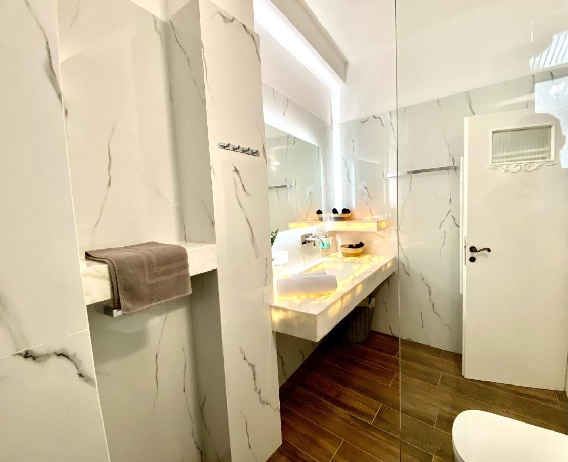 Athenian Condo ภายนอก รูปภาพ